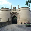 a photograph of Nottingham Castle gatehouse