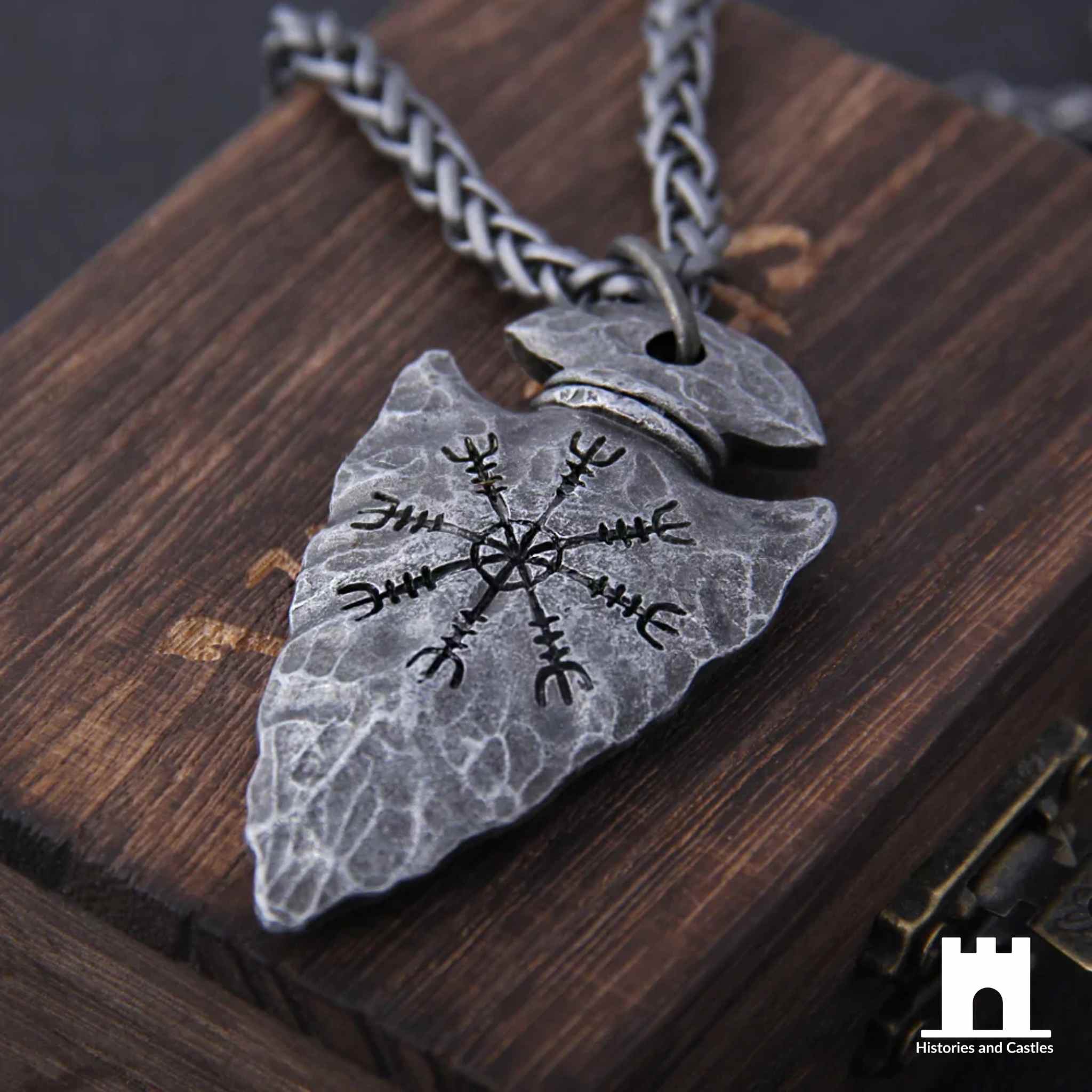 Viking Vegvísir Arrowhead Necklace | Norse Protection Pendant in Zinc Alloy Jewellery
