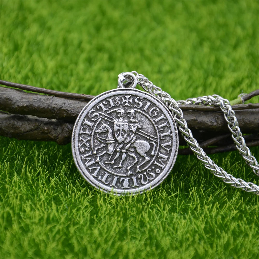Knights Templar On Horse Pendant Mens Jewelry Vintage Punk Necklace Viking Accessories Dropshipping Metal Chain Silver