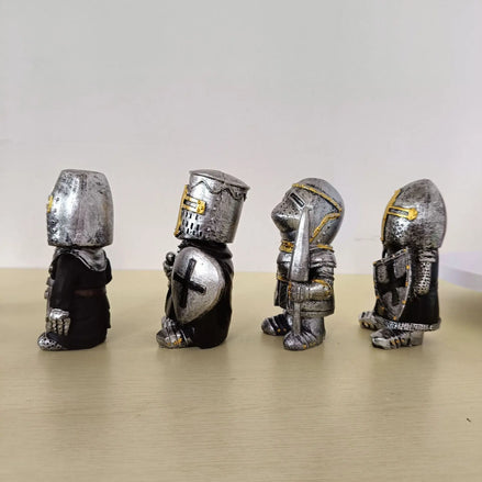 Miniature Armet Helm Knight Figurine | 12.5cm Armoured Warrior with Greatsword Miniature