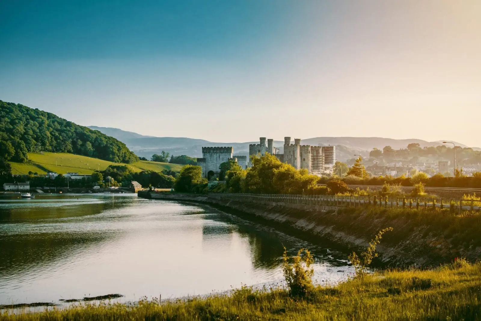 Conwy Castle: A Welsh Stronghold of Stone, Strategy, and Siege