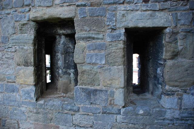 arrow loops caernarfon Castle