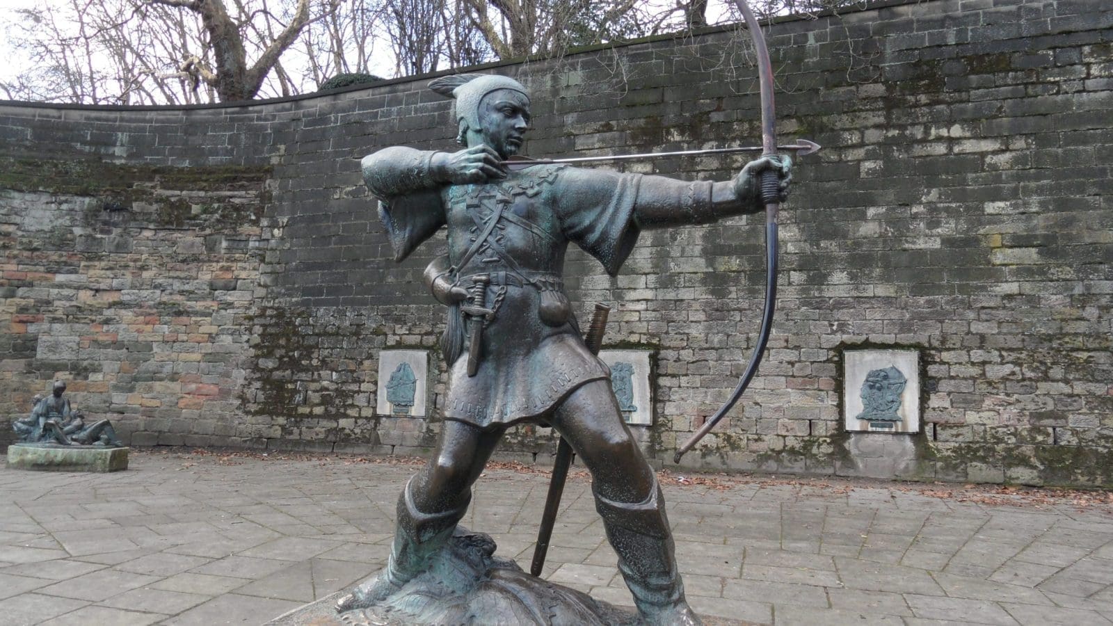 Robin Hood statue at Nottingham Castle UK
